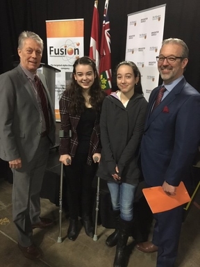 John Valliant with daughters Diana and Jacquelyn and Hamilton Mayor Fred Eisenberger